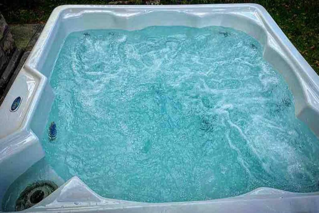 {Hot Tub In Ranch} Mins To Airport/Uofr/Strng/Dwtn Rochester Exterior foto