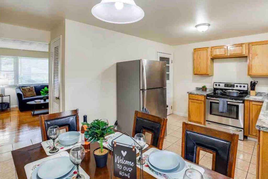 {Hot Tub In Ranch} Mins To Airport/Uofr/Strng/Dwtn Rochester Exterior foto