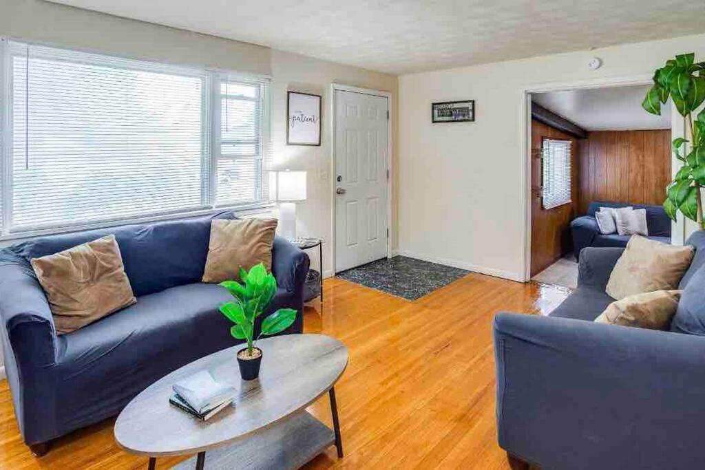 {Hot Tub In Ranch} Mins To Airport/Uofr/Strng/Dwtn Rochester Exterior foto